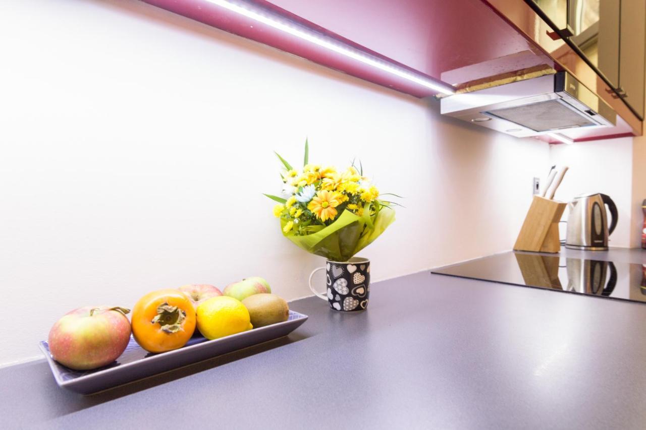 Modern, Stylish And Comfy In Trendy Jewish Quarter Apartment คราคูฟ ภายนอก รูปภาพ