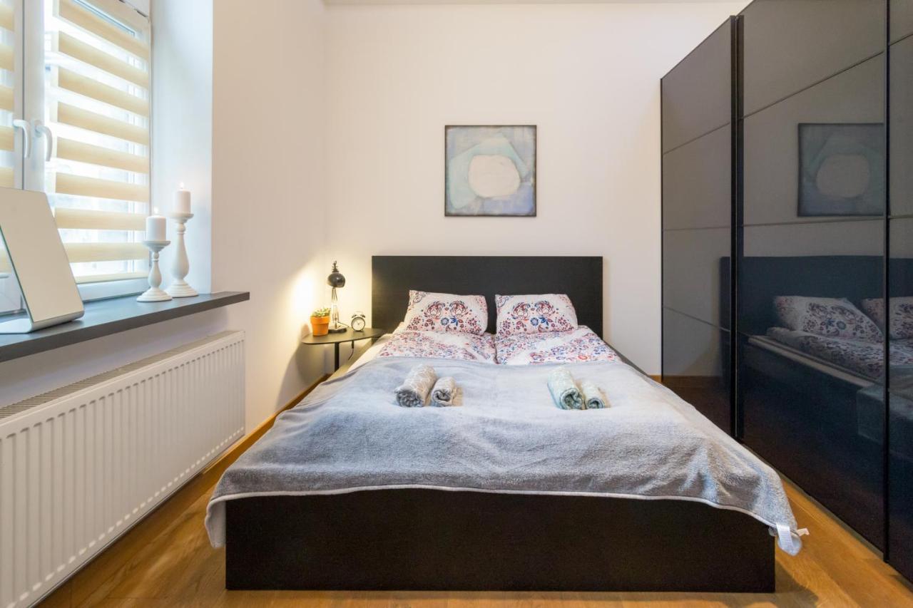 Modern, Stylish And Comfy In Trendy Jewish Quarter Apartment คราคูฟ ภายนอก รูปภาพ